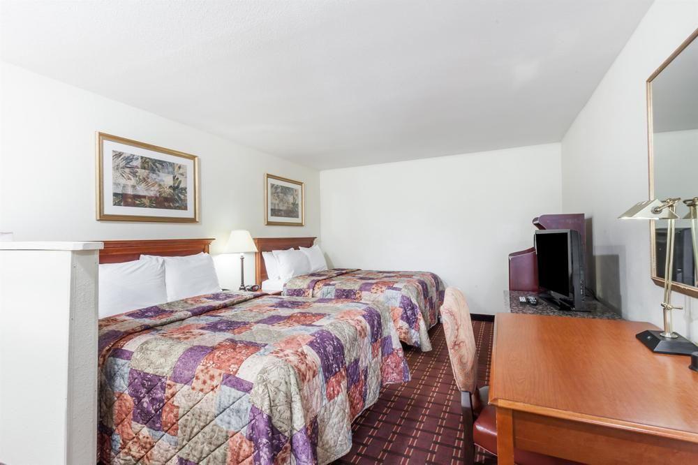 Rodeway Inn Cadiz Luaran gambar